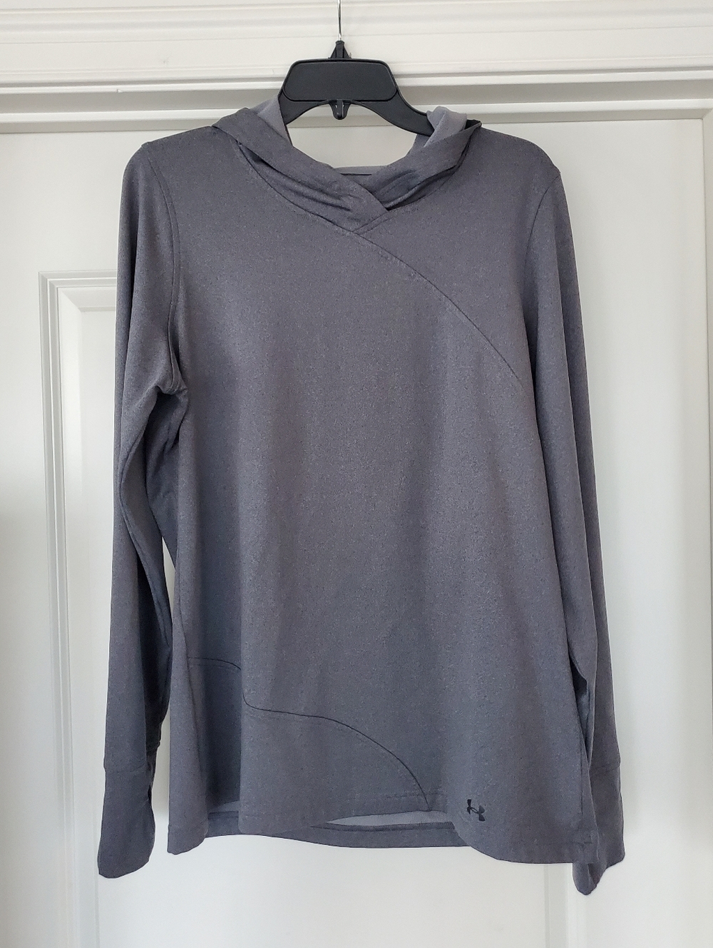 Under Armour Cold Gear Fitted Lightweight Gray Pullover With Hood